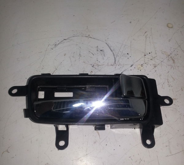 Maçaneta Interna Dianteira Direita Nissan Sentra 2009 A 2011 Original Foto Dianteira