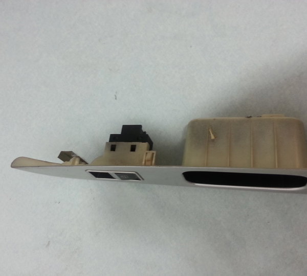 Comando Botão Vidro Eletrico Traseiro Esquerdo Lifan 620