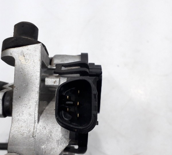 Galhada Com Motor Do Limpador Dianteiro Hyundai Hb20