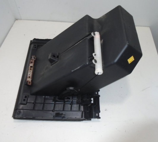 Porta Luvas Nissan Tiida -usado