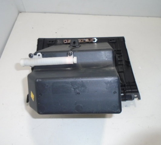 Porta Luvas Nissan Tiida -usado