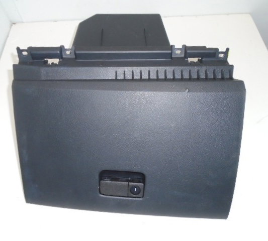 Porta Luvas Nissan Tiida -usado