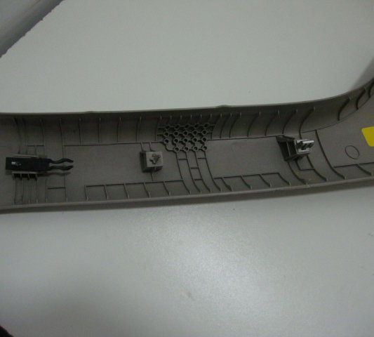 Acabamento Da Coluna Dianteira Esquerda Gm Tracker 2015