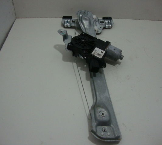 Maquina Do Vidro Eletrico Traseira Direita  Gm Tracker 2015