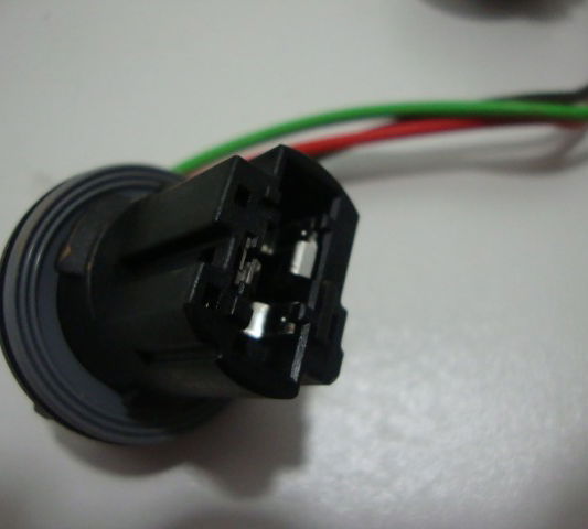 Chicote Da Lanterna Traseira Direita Gm Tracker 2015 Direito Vermelho