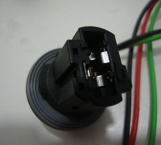 Chicote Da Lanterna Traseira Direita Gm Tracker 2015 Direito Vermelho