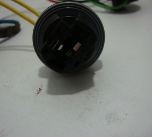 Chicote Da Lanterna Traseira Direita Gm Tracker 2015 Direito Vermelho