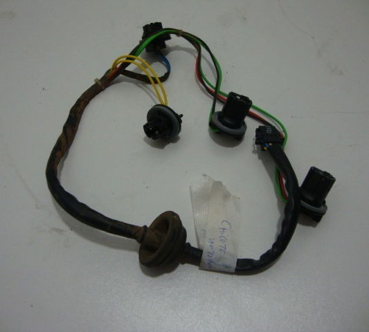 Chicote Da Lanterna Traseira Direita Gm Tracker 2015 Direito Vermelho