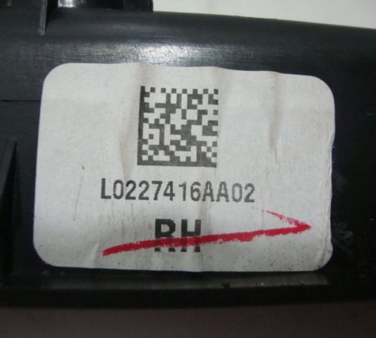 Comando Vidro Eletrico Traseiro Direito  Tracker 2015-usado