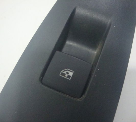 Comando Vidro Eletrico Traseiro Esquerdo Gm Tracker 2015