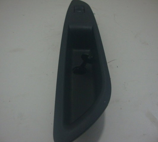 Comando Vidro Eletrico Traseiro Esquerdo Gm Tracker 2015