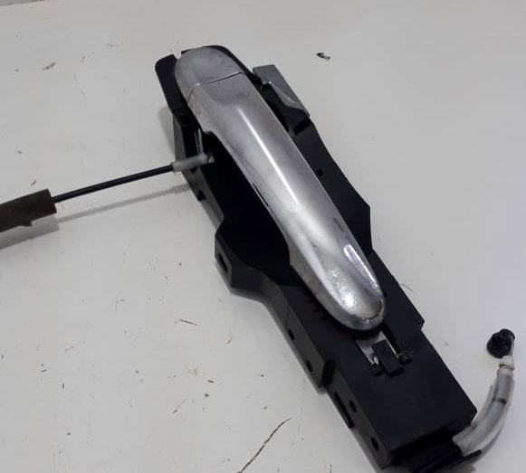 Maçaneta Porta Dianteira Direita Nissan Versa 2012-usado