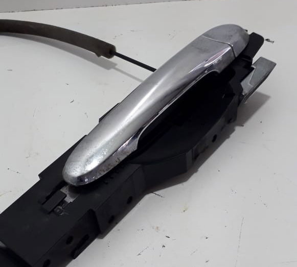 Maçaneta Porta Dianteira Direita Nissan Versa 2012-usado