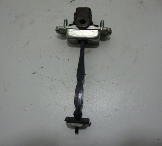 Limitador Porta Dianteira Esquerda Gm Spin 2015-usado