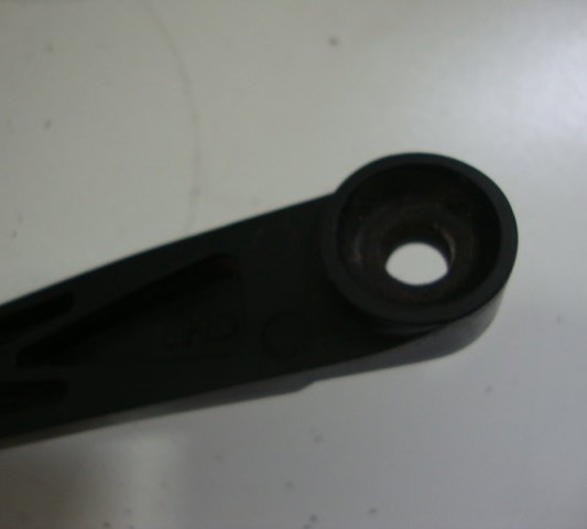 Braço Limpador Dianteiro Esquerdo Nissan Versa 2012-usado Esquerdo