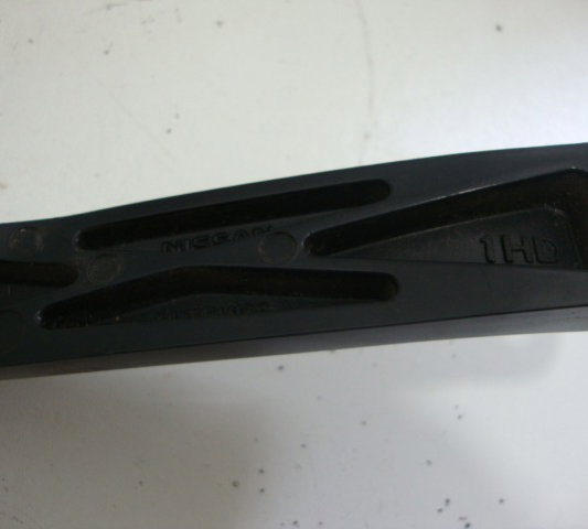 Braço Limpador Dianteiro Esquerdo Nissan Versa 2012-usado Esquerdo