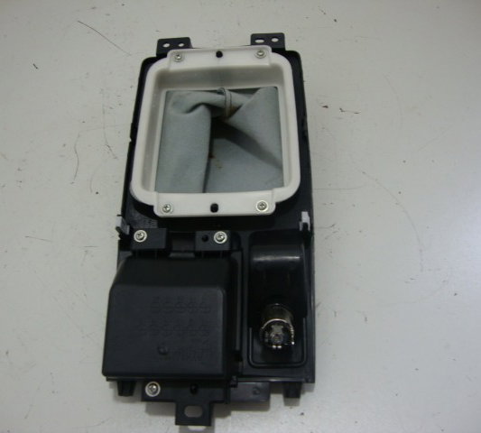 Console Da Marcha Com Tomada 12 Volts Mitsubishi Lancer 2014