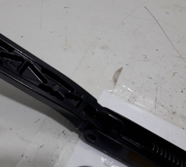 Braço Limpador Dianteiro Direito Mitsubish Lancer 2014-usado Direito