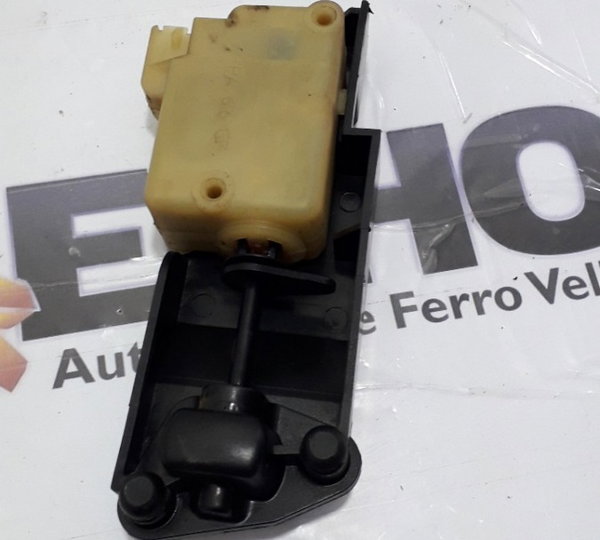 Trava Do Tanque Combustivel Volvo Xc90 2.5 4x4 2005