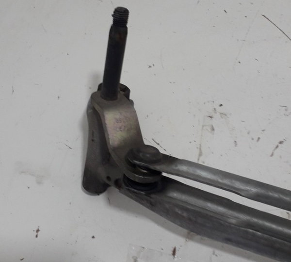 Galhada C/motor Limpador Dianteiro Gm Spin 1.8 2014