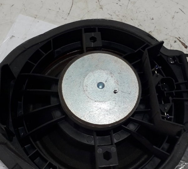 Alto Falante Dianteiro Direito Gm Spin 1.8 2014-usado Verde-escuro