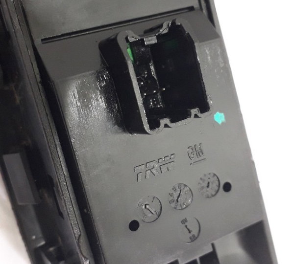 Botão Vidro Elétrico Dianteiro Direito Gm Onix-usado