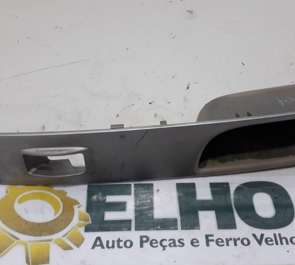 Moldura Botão Vidro Traseiro Esquerdo Mmc Triton 3.2 2010