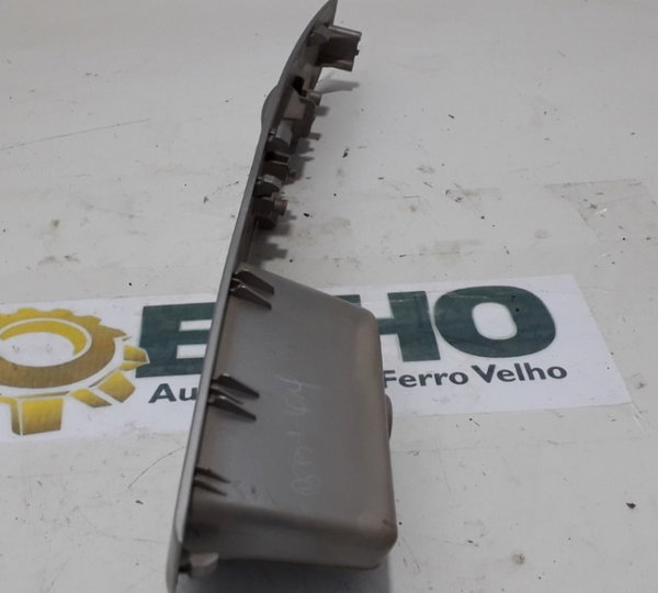 Moldura Botão Vidro Traseiro Esquerdo Mmc Triton 3.2 2010