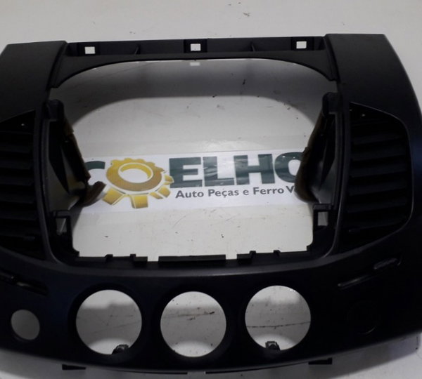 Moldura Central Do Painel Mitsubishi Triton 3.2 2010-usado