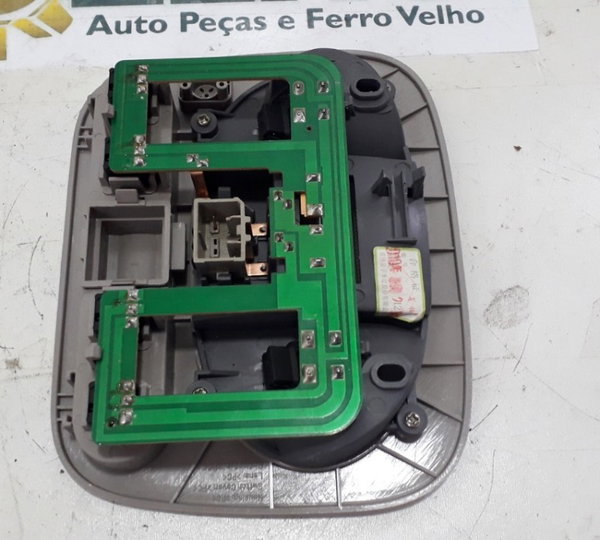 Luz Cortesia Do Teto Central Chery Cielo 1.6 - 2010