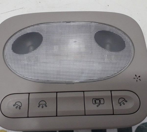 Luz Cortesia Do Teto Central Chery Cielo 1.6 - 2010