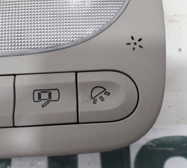 Luz Cortesia Do Teto Central Chery Cielo 1.6 - 2010