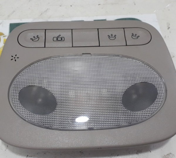 Luz Cortesia Do Teto Central Chery Cielo 1.6 - 2010