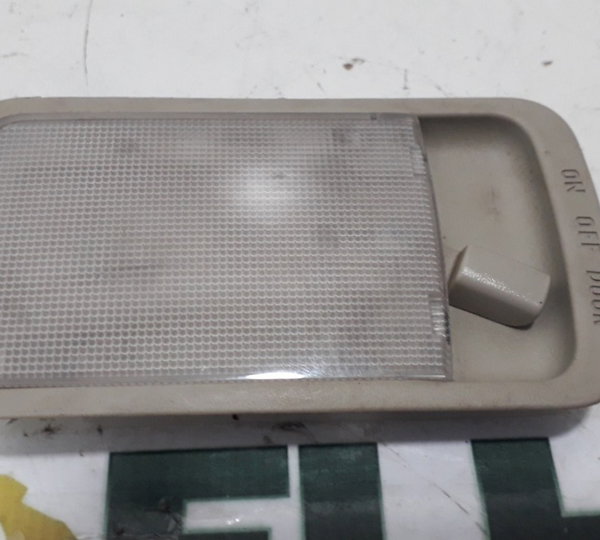 Luz Cortesia Nissan Grand Livina 1.8 Flex 2010