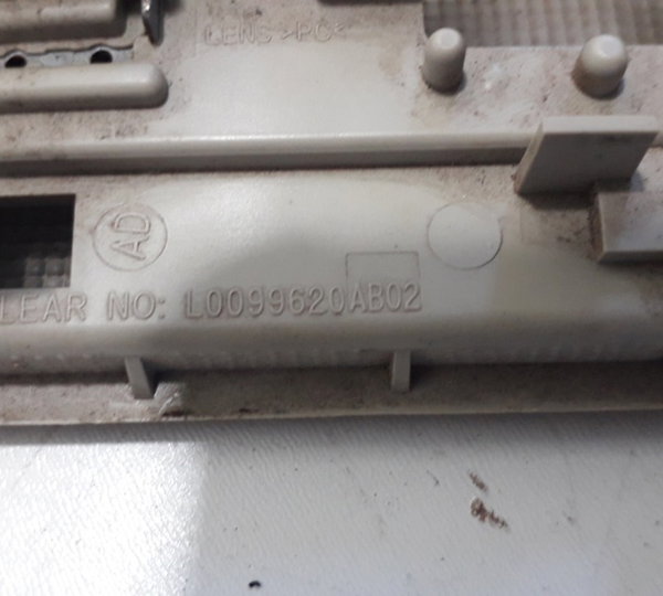 Luz Cortesia Nissan Grand Livina 1.8 Flex 2010