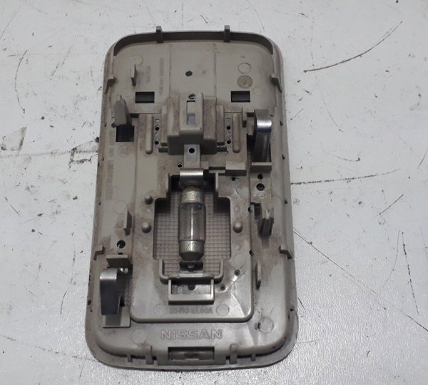 Luz Cortesia Nissan Grand Livina 1.8 Flex 2010