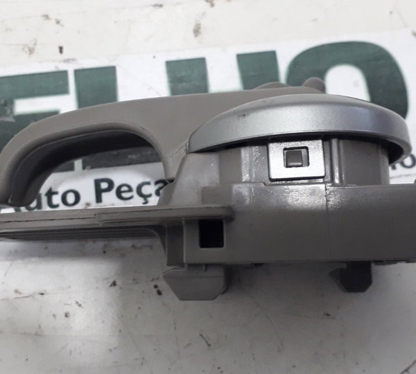 Maçaneta Interna Dianteira Direita Nissan Livina 2010