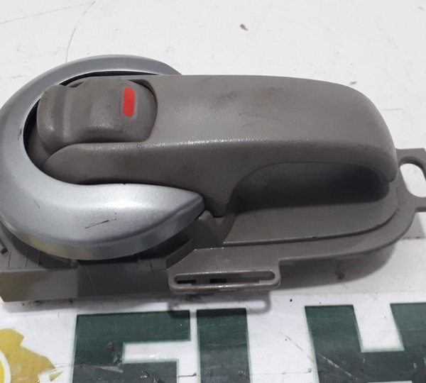 Maçaneta Interna Dianteira Esquerda Nissan Livina 2010 Original Foto Dianteira