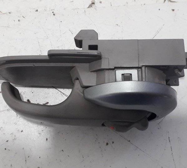 Maçaneta Interna Dianteira Esquerda Nissan Livina 2010 Original Foto Dianteira