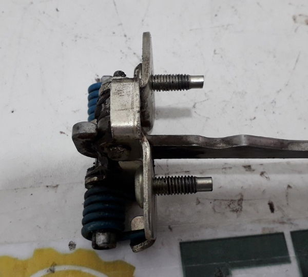 Limitador Porta Traseira Esquerda Renault Duster 2013