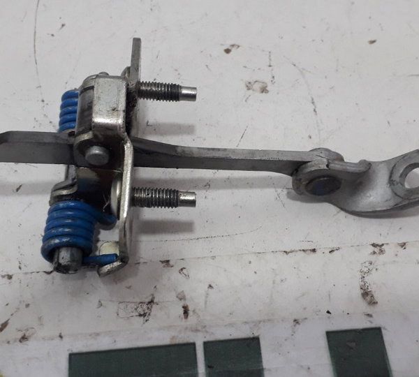 Limitador Porta Dianteira Direita Renault Duster 2013