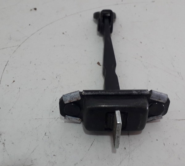 Limitador Porta Traseira Direita Kia Cerato 2013