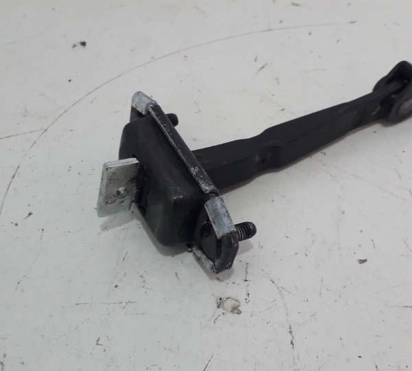 Limitador Porta Traseira Direita Kia Cerato 2013