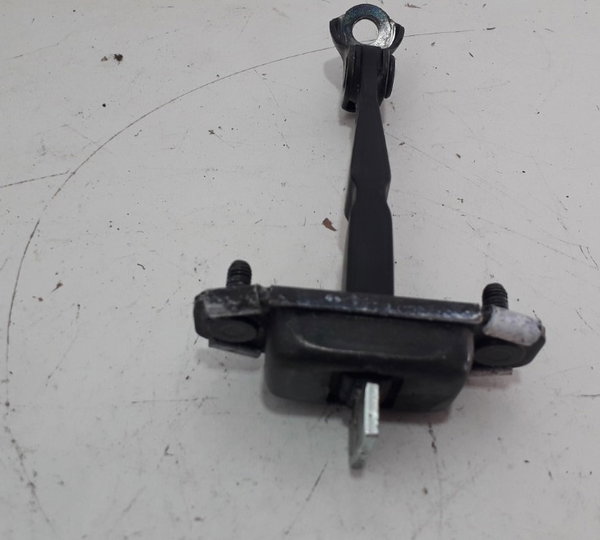 Limitador Porta Traseira Direita Kia Cerato 2013