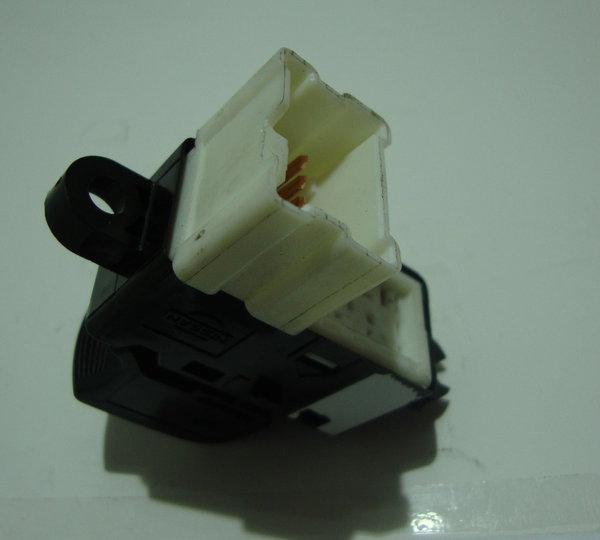 Botão Vidro Elétrico Traseiro Direito Nissan Livina 2010