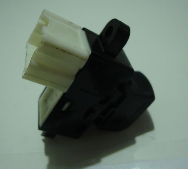 Botão Vidro Elétrico Traseiro Direito Nissan Livina 2010