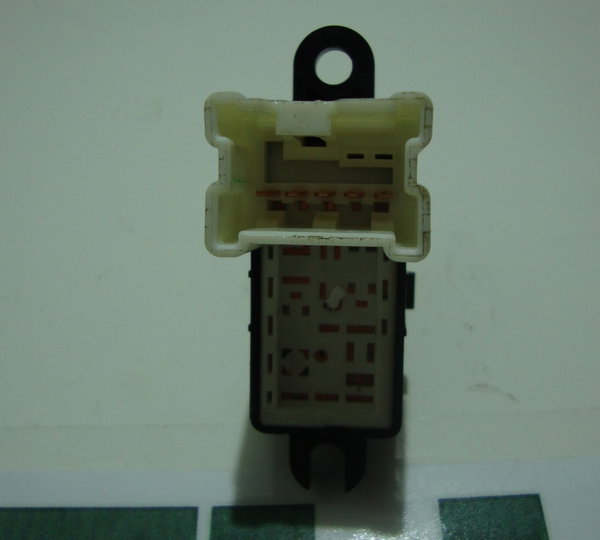 Botão Vidro Elétrico Traseiro Direito Nissan Livina 2010