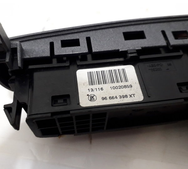 Botão Do Alerta Peugeot 308 2.0 Flex 2014 Preta