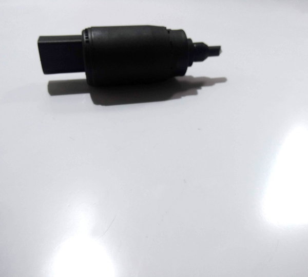 Bomba Motor Reservatorio Agua Parabrisa  Prisma 2013