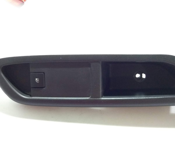 Botão Vidro Eletrico Dianteira Direita Gm Onix Prisma 17/18